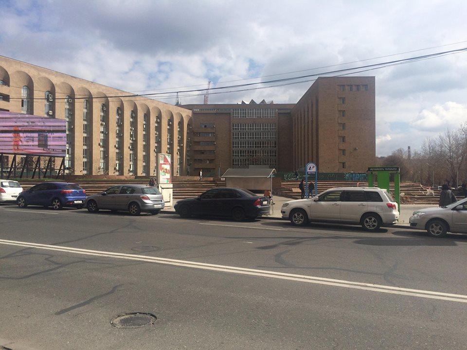יירבאן Apartment On Republic Square מראה חיצוני תמונה