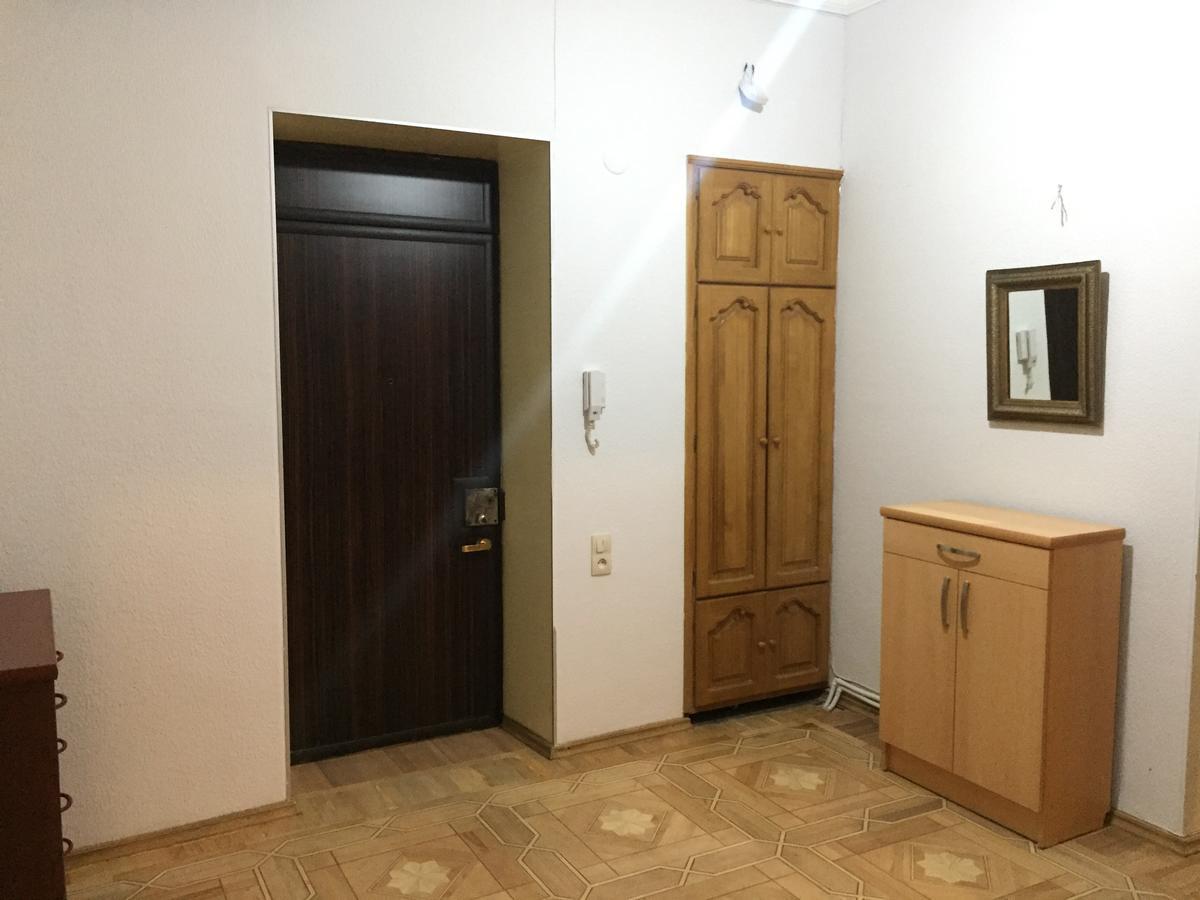 יירבאן Apartment On Republic Square מראה חיצוני תמונה
