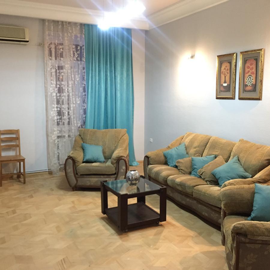 יירבאן Apartment On Republic Square מראה חיצוני תמונה