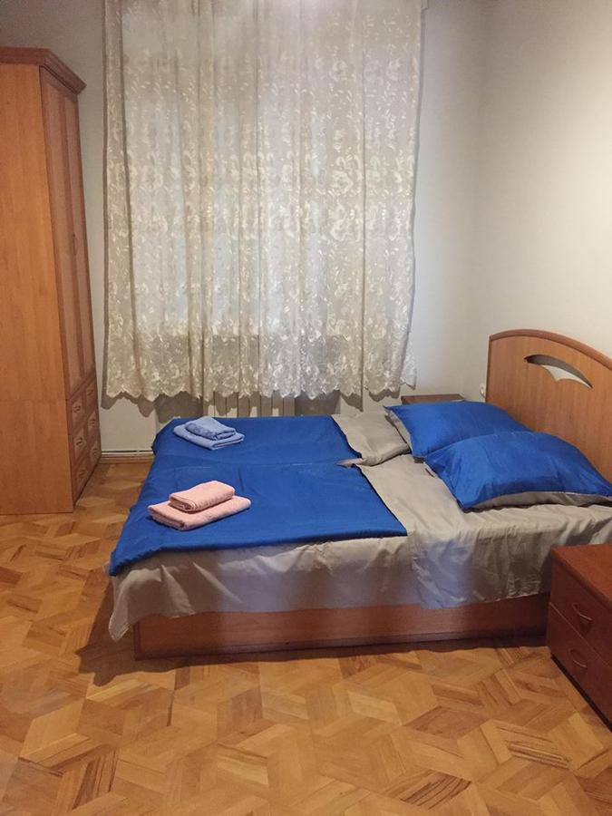 יירבאן Apartment On Republic Square מראה חיצוני תמונה